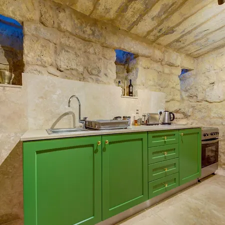 Ta Karmenu - An 800 Year Old Modernized Studio, Walking Distance To Mdina بيت ضيافة