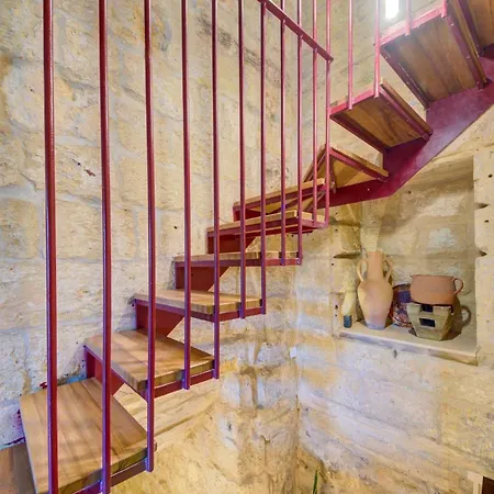Ta Karmenu - An 800 Year Old Modernized Studio, Walking Distance To Mdina بيت ضيافة 3*