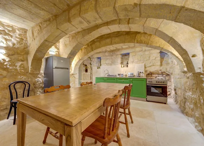 Ta Karmenu - An 800 Year Old Modernized Studio, Walking Distance To Mdina Gasthof