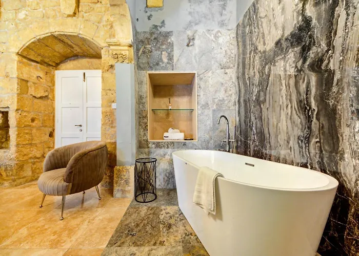 Gasthof Ta Karmenu - An 800 Year Old Modernized Studio, Walking Distance To Mdina 3*